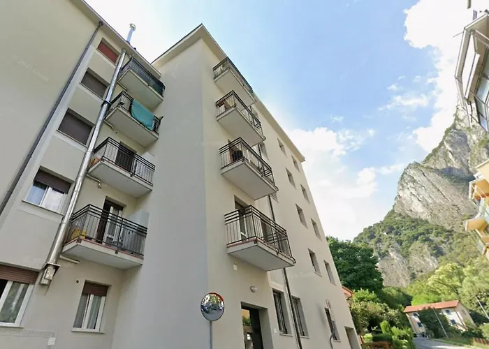 Appartamento With A Mountain View