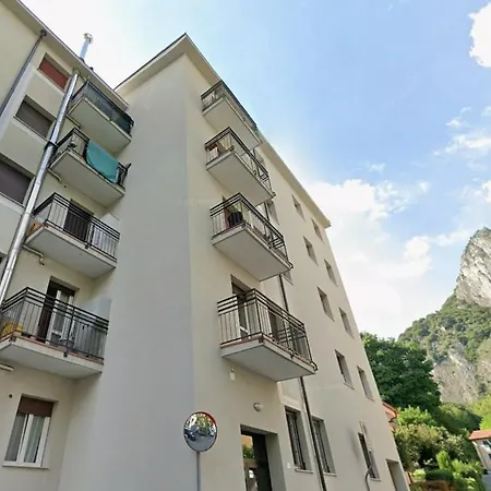 Apartamento With A Mountain View