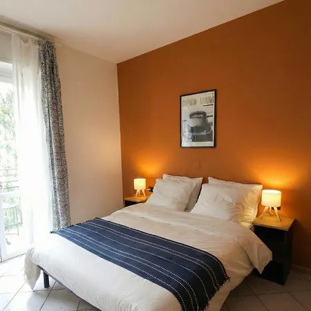 With A Mountain View Apartament